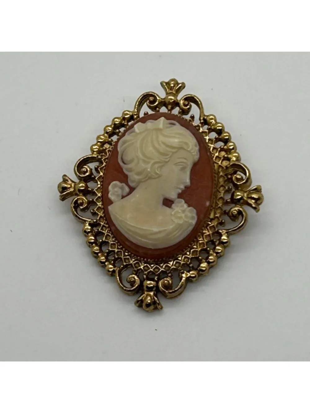 Avon this brooch